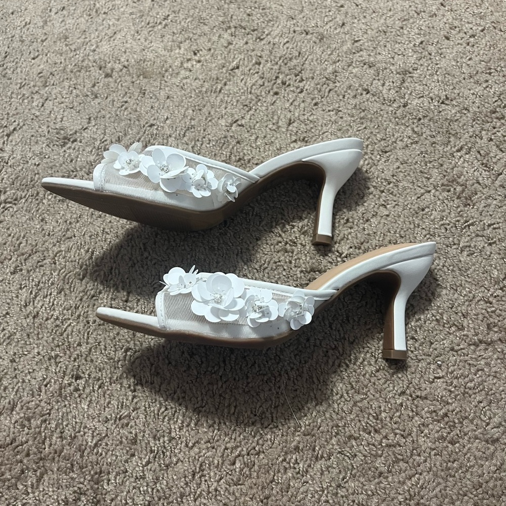 A New Day White Mules & Clogs Elegant Design - Picture 3 of 6